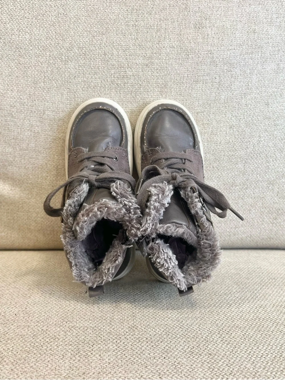 Old Navy Size 11 Toddler Gray Faux Fur Lined Lace-Up Boots GUC